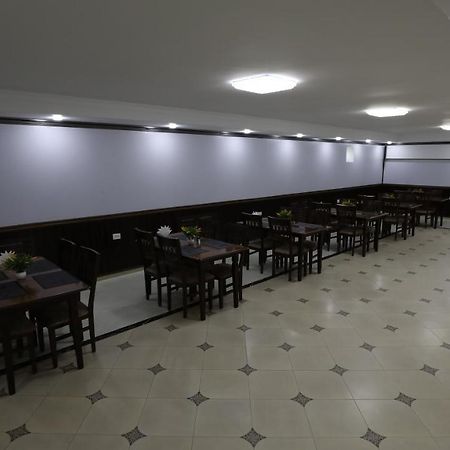 Sharq Hotel Urgench Exteriör bild