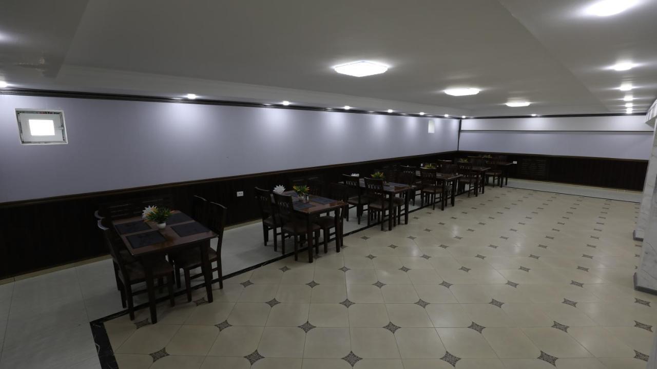 Sharq Hotel Urgench Exteriör bild