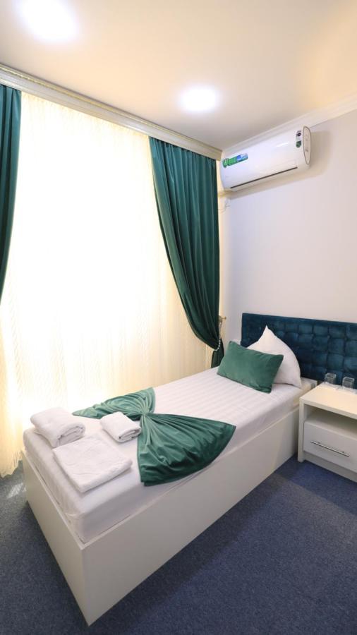 Sharq Hotel Urgench Exteriör bild